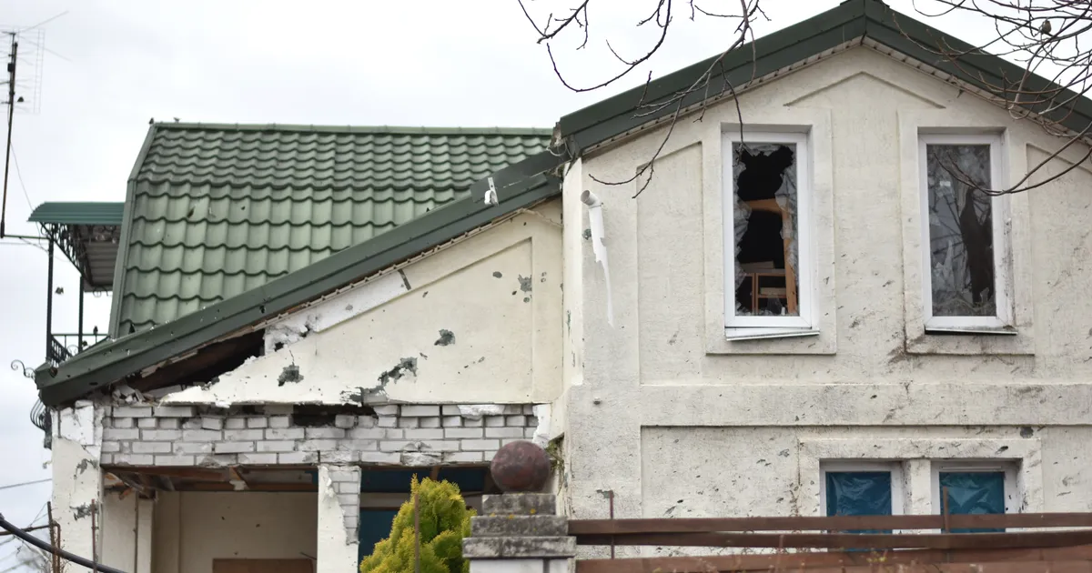 БпЛА влучив у будинок у Чернігові